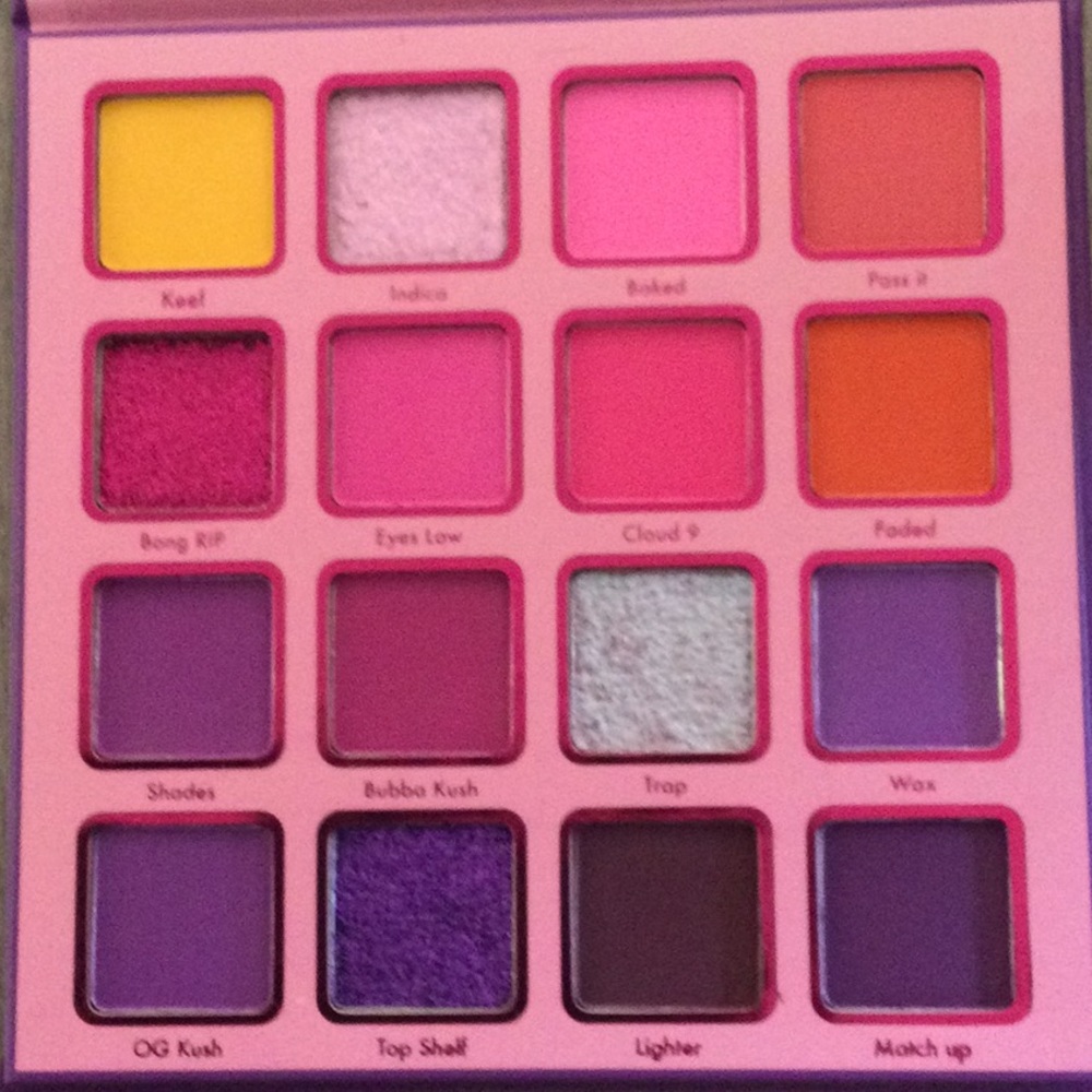 Make up bundle w/ 🆓 case - Picture 4 of 5